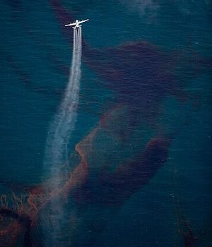 Click to enlarge plane,dispersant