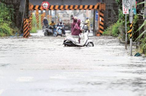 Click to enlarge Typhoon Nanmadol flooding