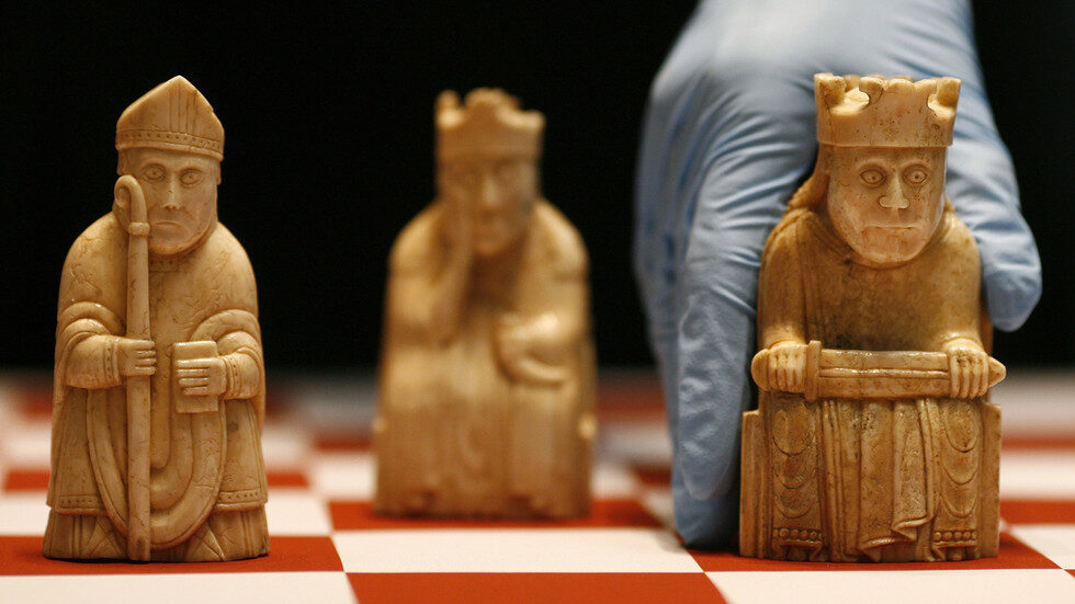 Click to enlarge chess pieces
