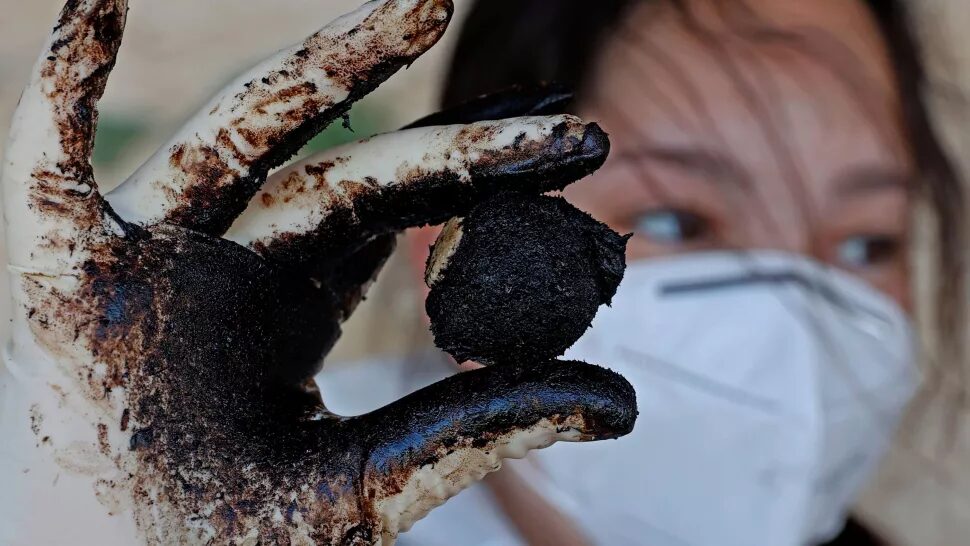 Click to enlarge israel oil spill