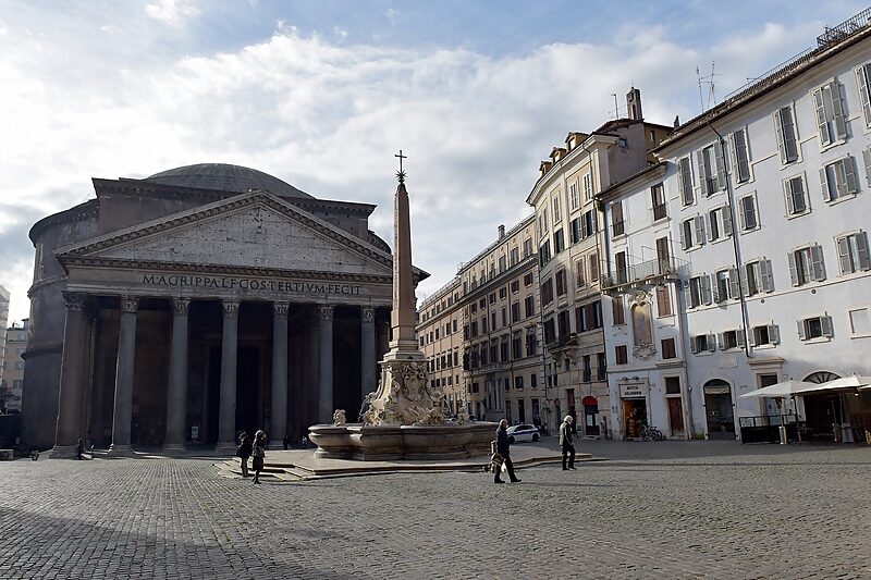Click to enlarge Pantheon in Piazza della Rotonda Rome
