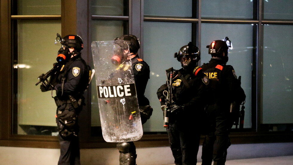 Click to enlarge portland police riot gear