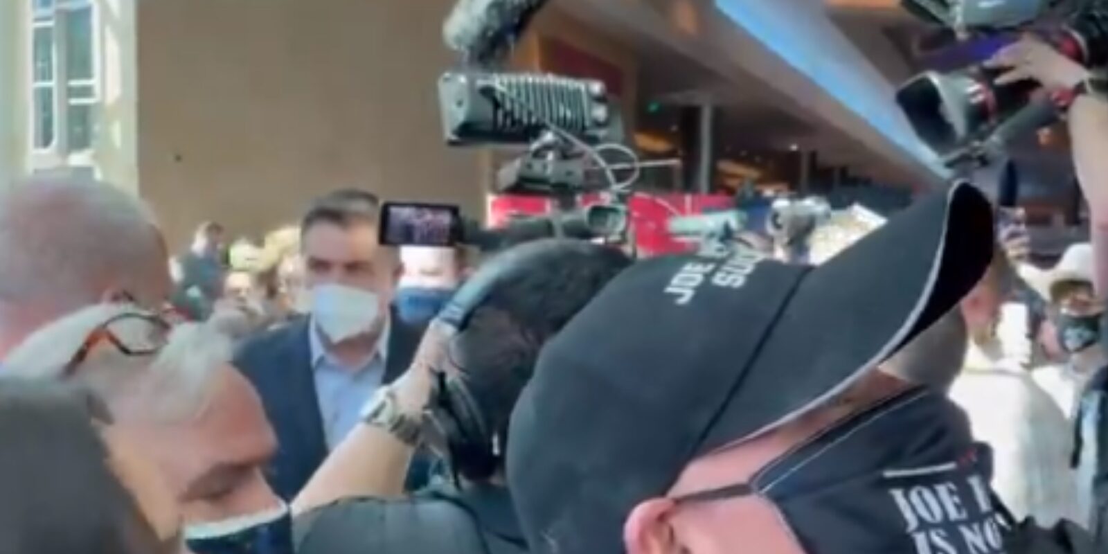 Click to enlarge jim acosta in crowd