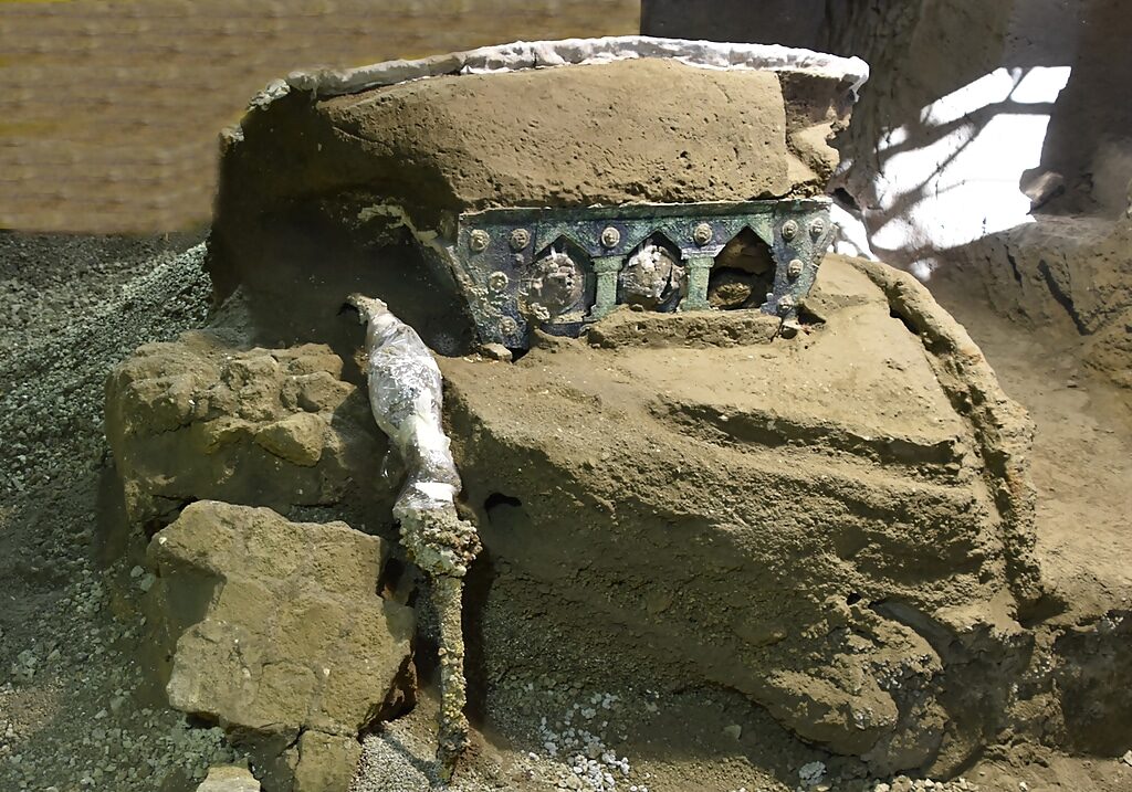 pompeii roman chariot