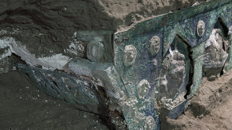 Click to enlarge pompeii roman chariot