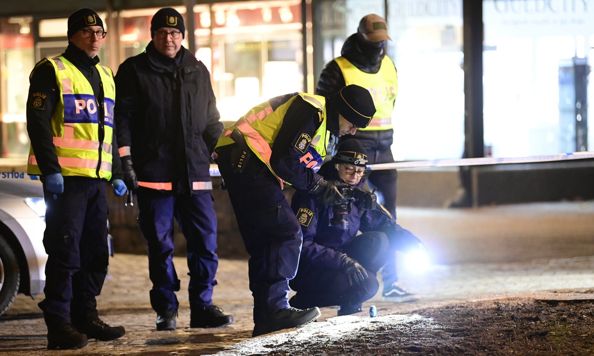Click to enlarge Police in Vetlanda, Sweden
