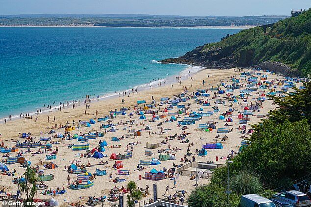 Click to enlarge uk beach lockdown