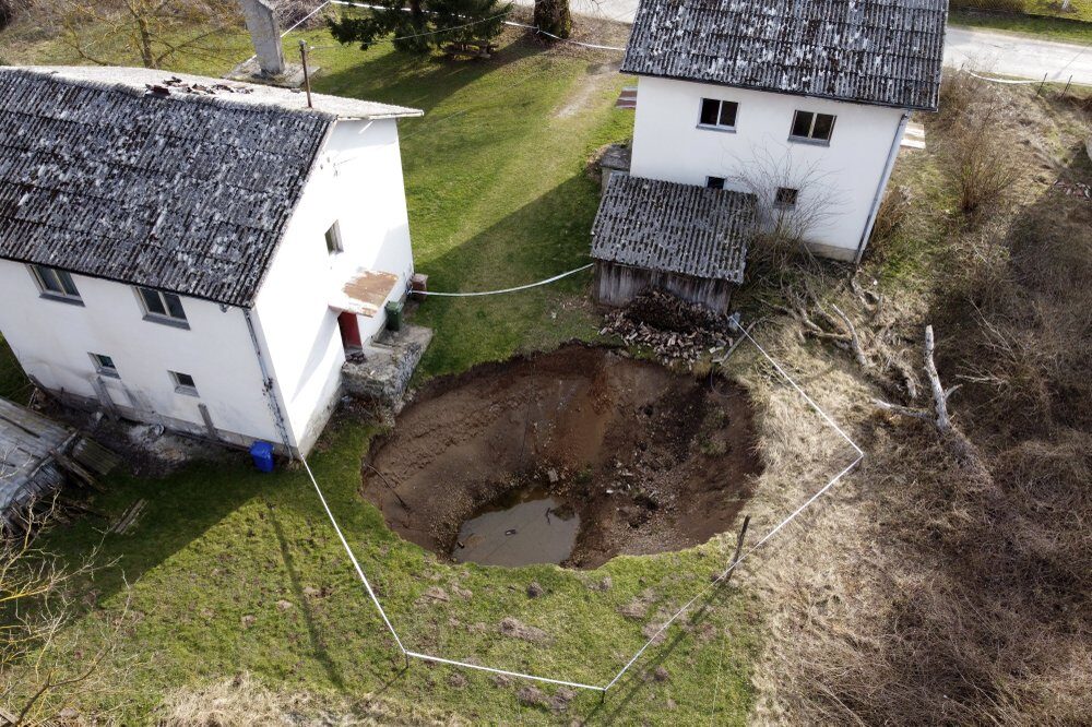 sinkhole croatia earthquakes