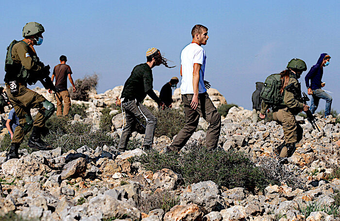 Click to enlarge Israeli soldiers/settlers