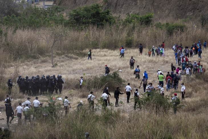 Click to enlarge honduran migrants Biden illegal immigration mexico border