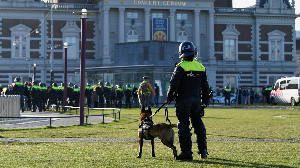 Click to enlarge Police Amsterdam