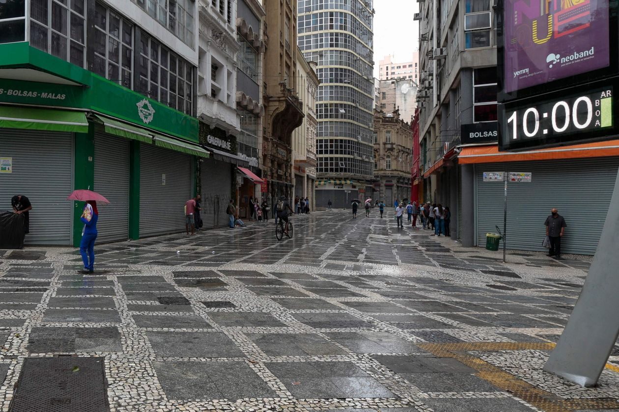 Click to enlarge empty street São Paulo