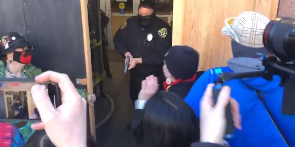 Click to enlarge antifa bank portland