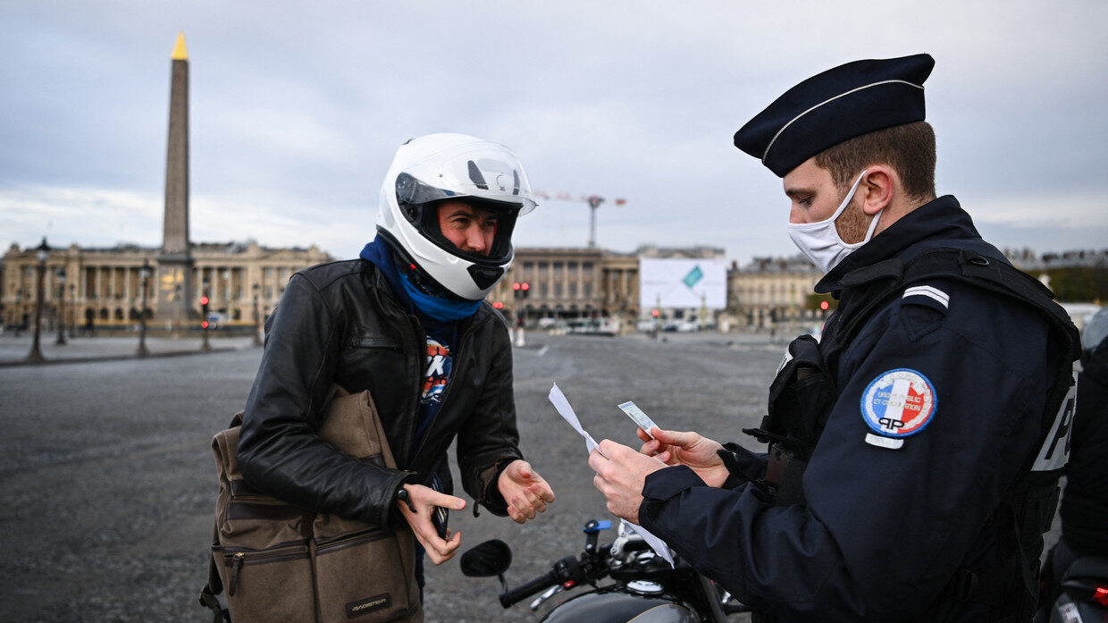 french cops lockdown