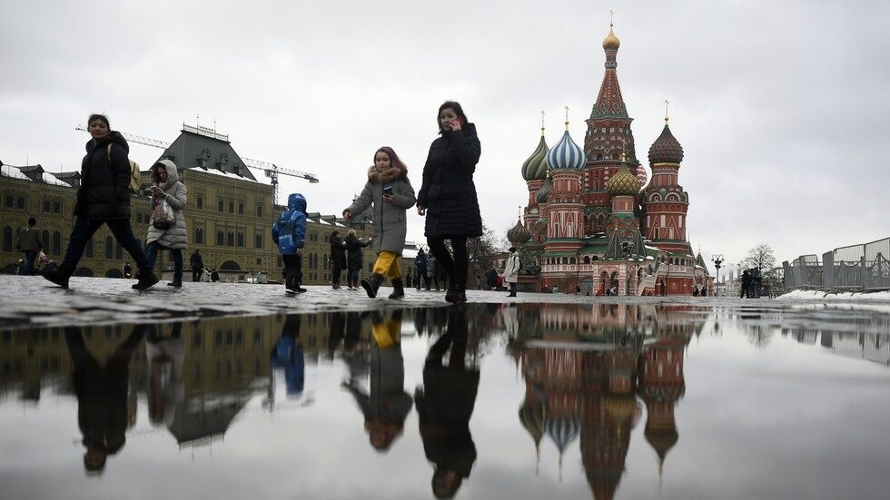 red square tourists moscow