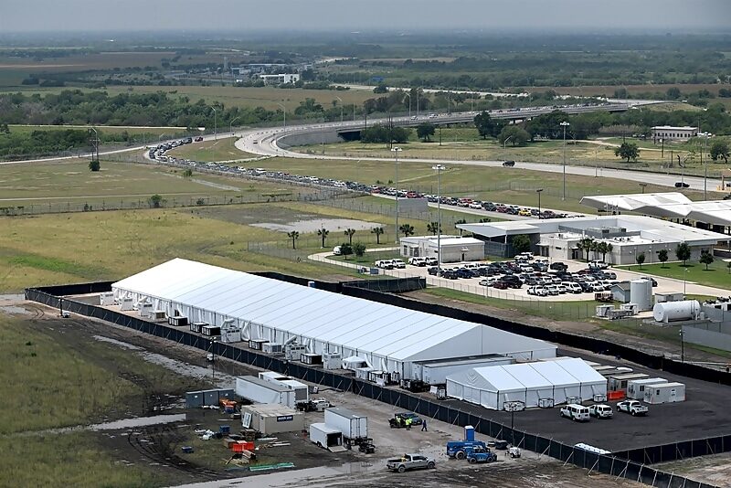 Click to enlarge migrant children facility donna texas