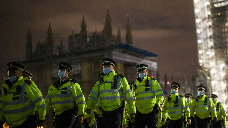 Click to enlarge Police London