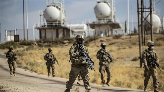 Click to enlarge Mask-clad US soldiers