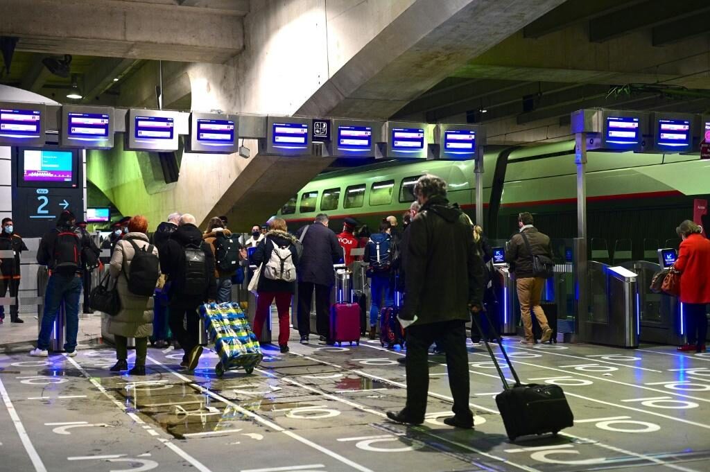 paris exodus lockdown
