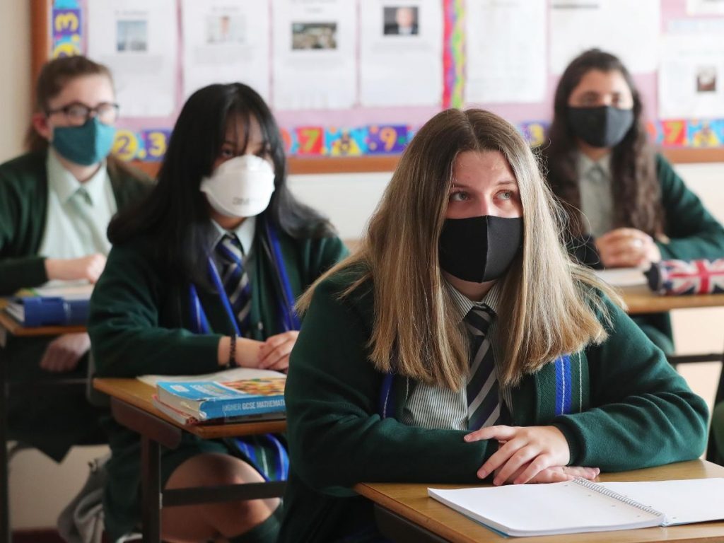 masked students