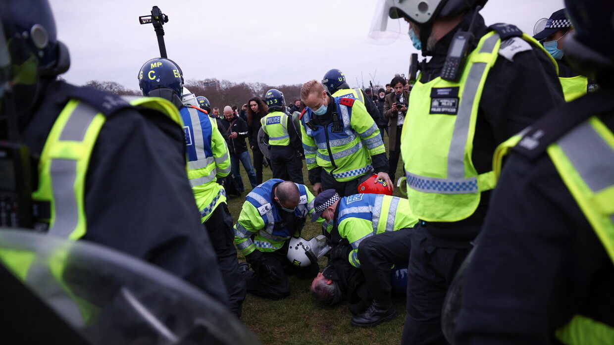 Click to enlarge london lockdown protest