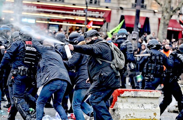 Click to enlarge street fight
