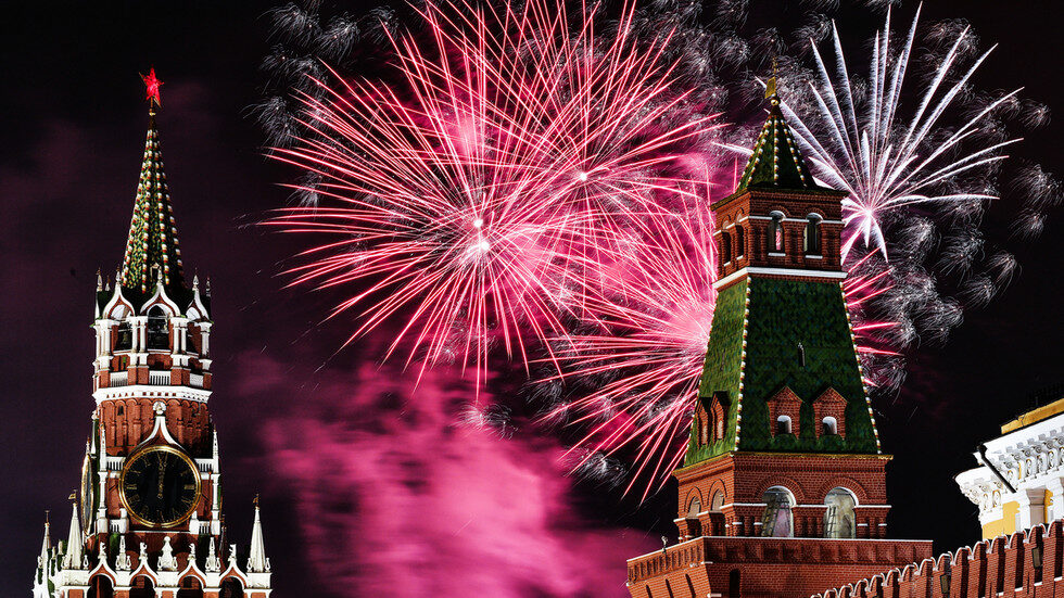 Click to enlarge Fireworks Spasskaya Tower