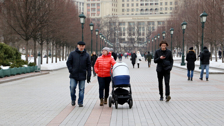 Click to enlarge Moscow maskless