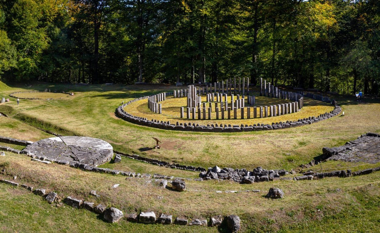 Click to enlarge Sarmizegetusa Regia2
