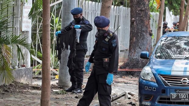 cathedral bombing indonesia makassar