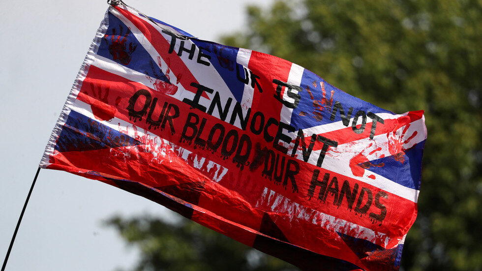 Click to enlarge british flag blm protest