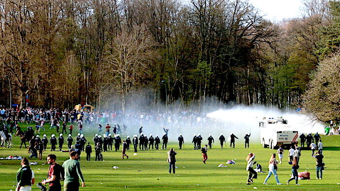 Click to enlarge Belgian park riot