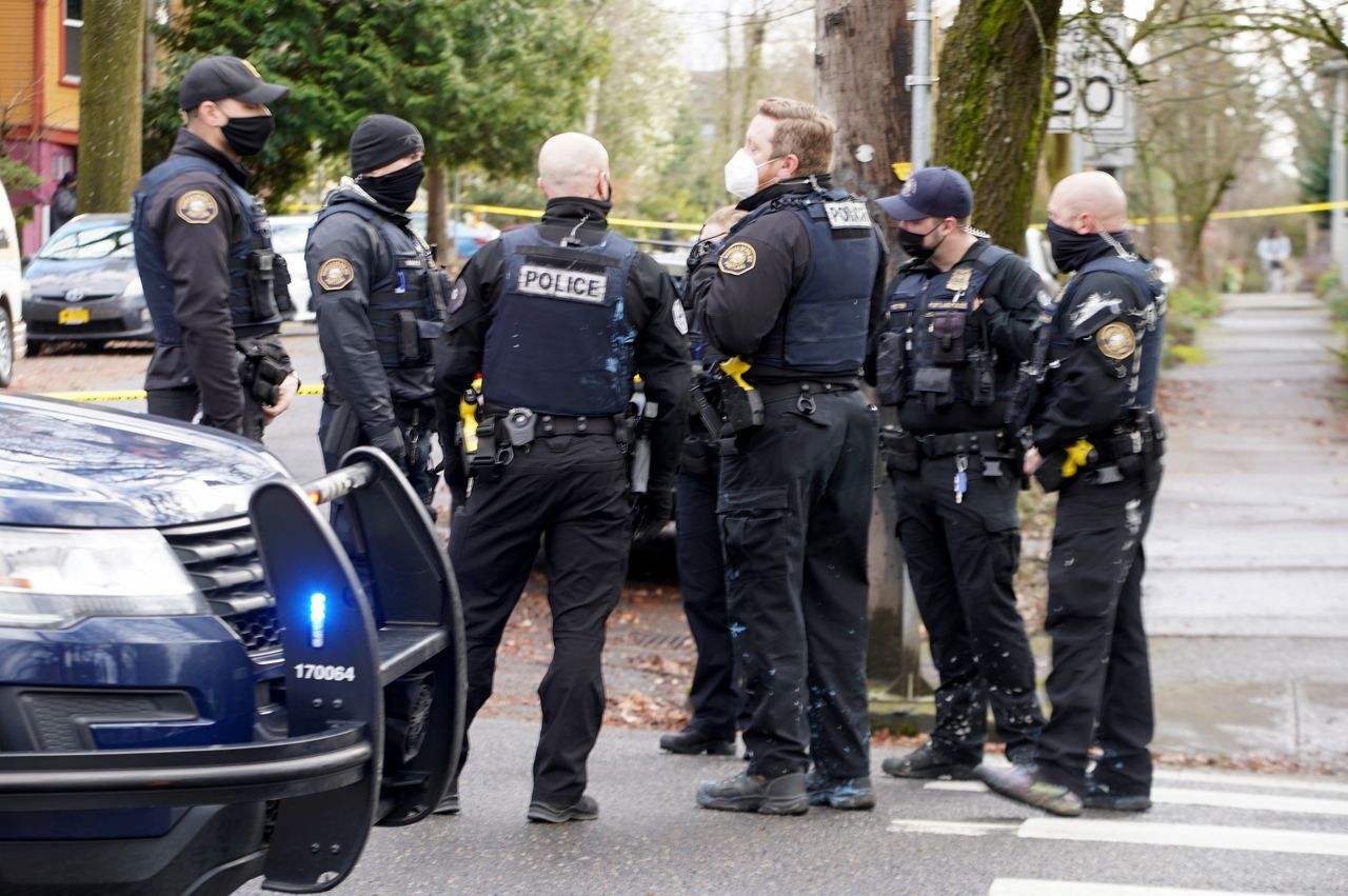 Click to enlarge oregon police 4
