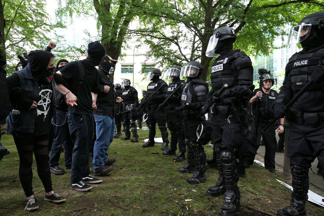 Click to enlarge oregon police 2