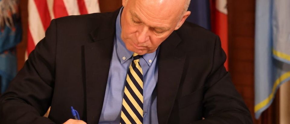 Click to enlarge montana gov bans sanctuary cities