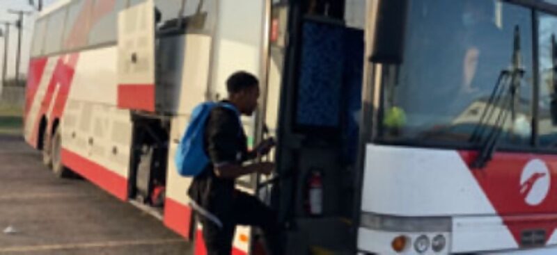 Click to enlarge migrant boards bus texas