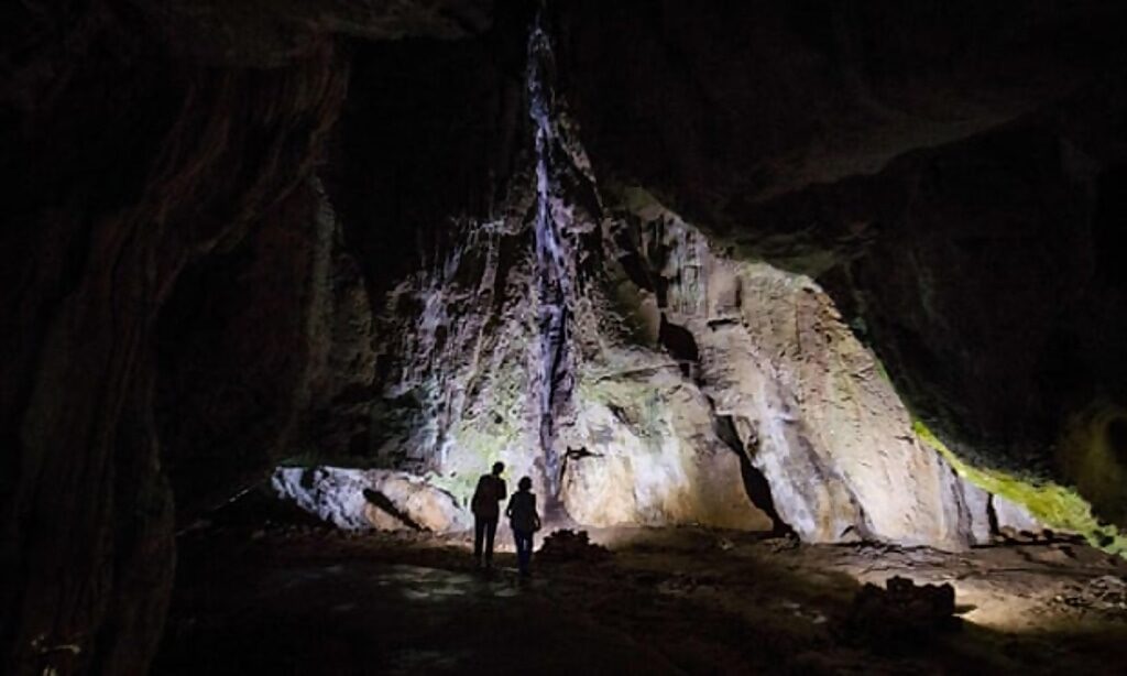 bacho kiro cave excavation neanderthals