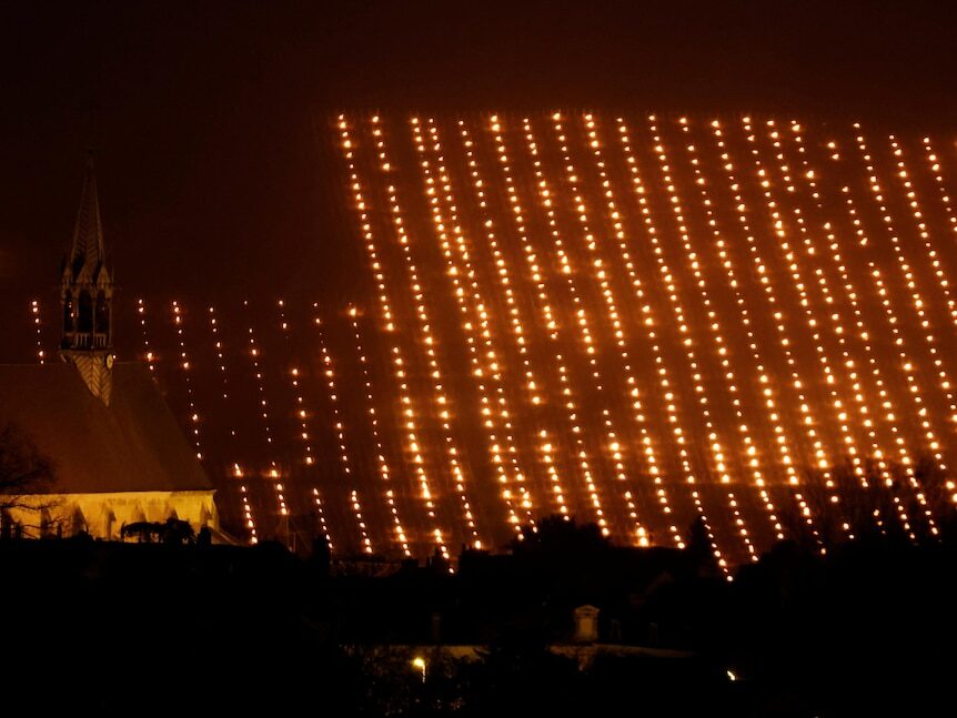 Click to enlarge Heaters are being lit above and throughout the vineyards in the early morning.
