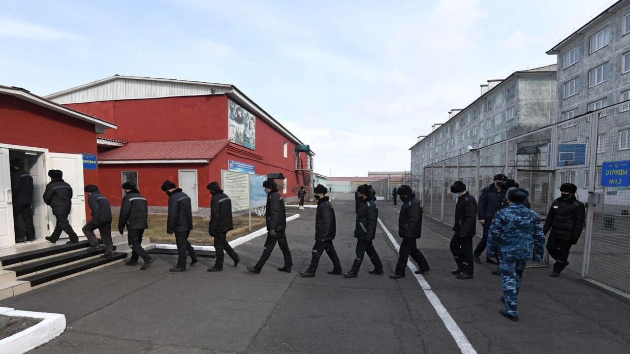 russia moving prisoners
