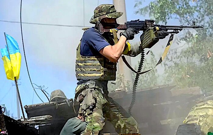 Ukraine fighter w gun
