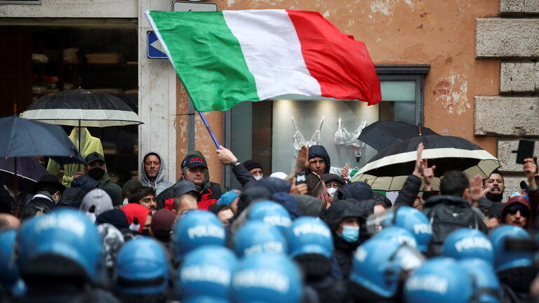 Click to enlarge italy lockdown