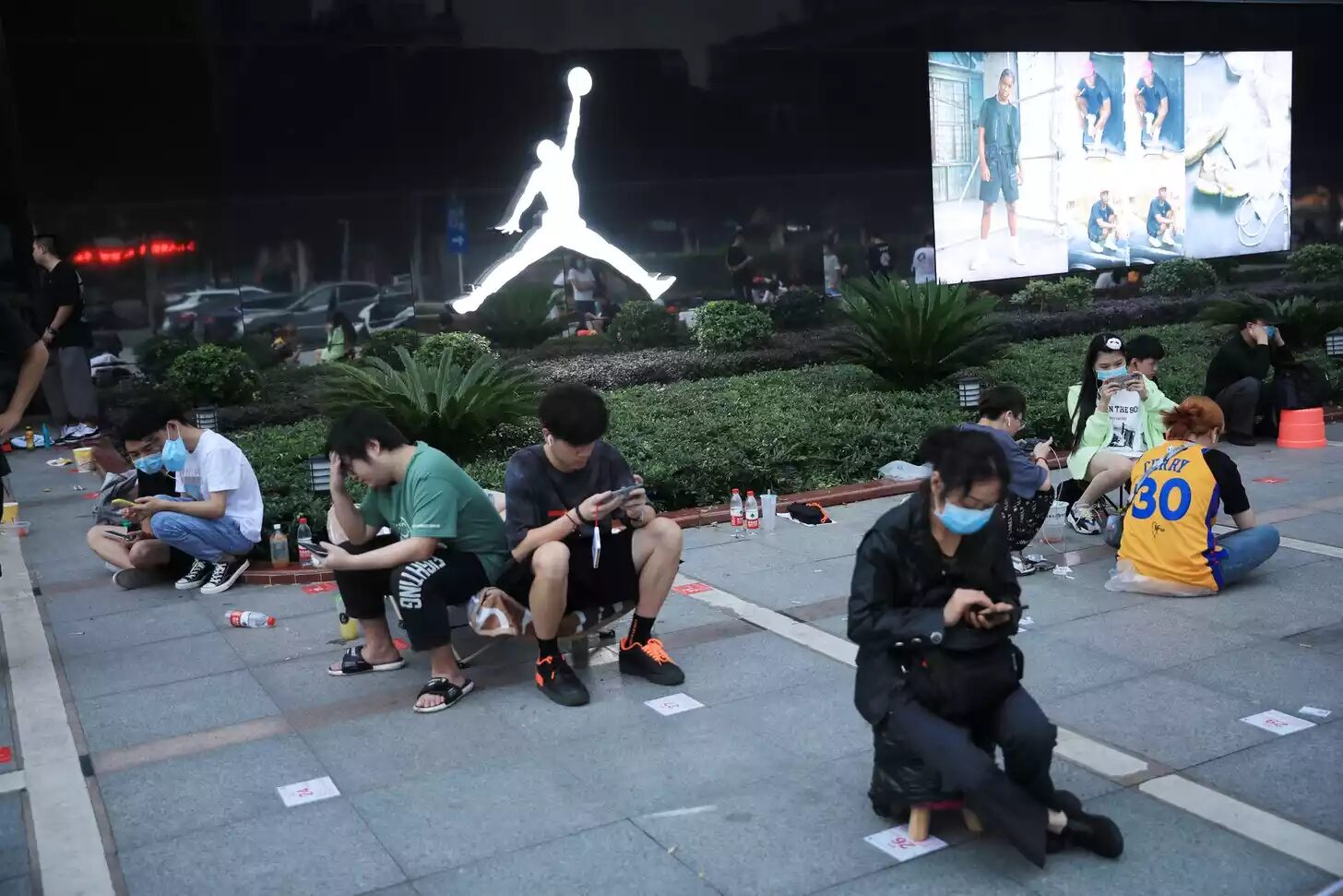 Click to enlarge air jordan customers