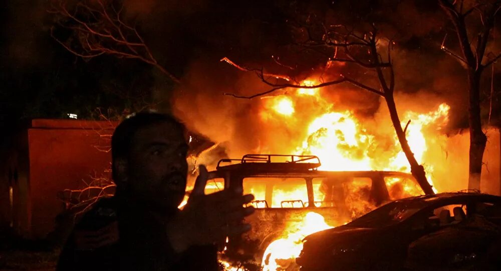 Click to enlarge car bomb pakistan