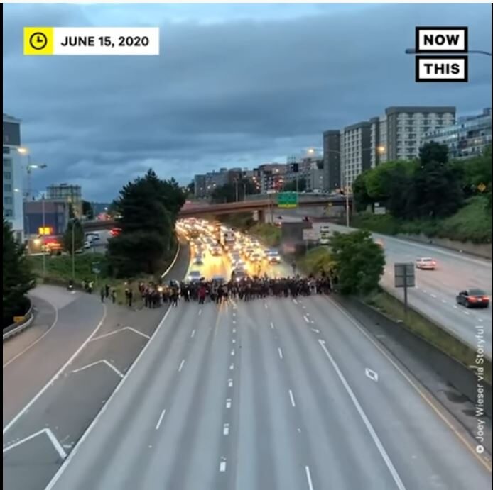 Click to enlarge seattle highway blocked protesters