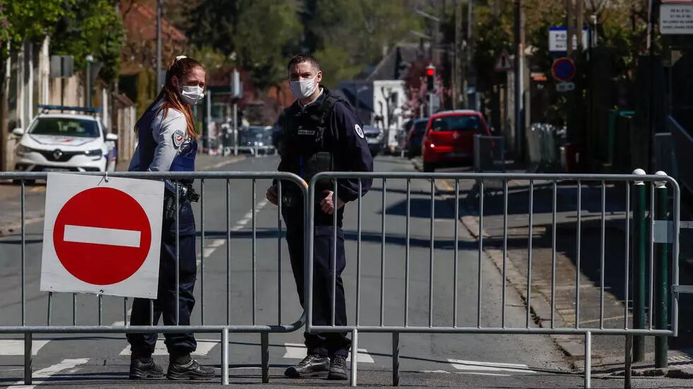 Click to enlarge French police officers