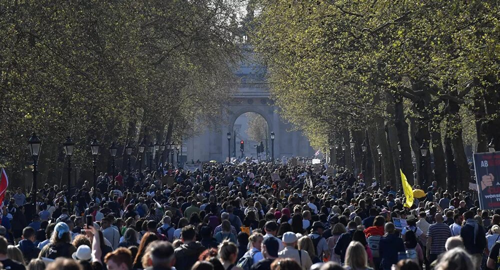 Click to enlarge lockdown protest London