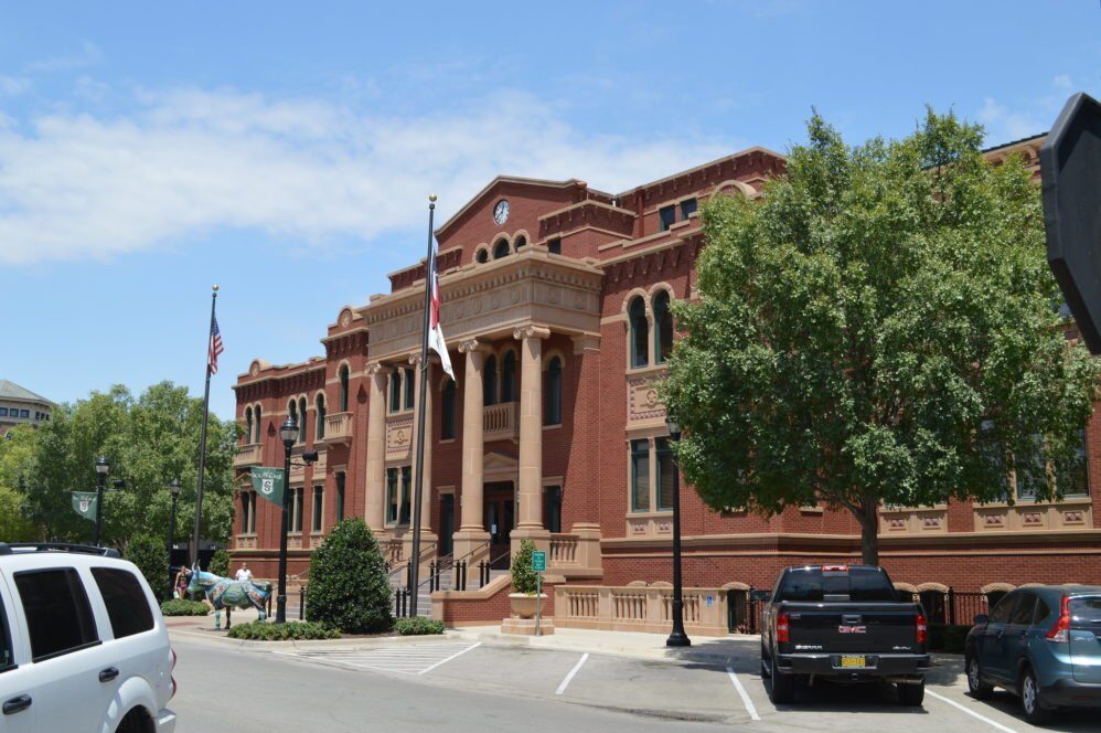 Click to enlarge Courthouse