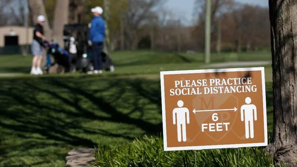 Six feet distance sign