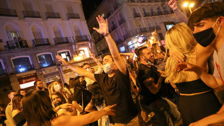 spain lockdown party
