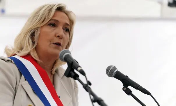 Click to enlarge le pen